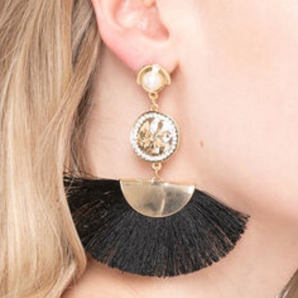 Jewelry - New 3/$20 Sand Dollar Fringe Dangle Earrings